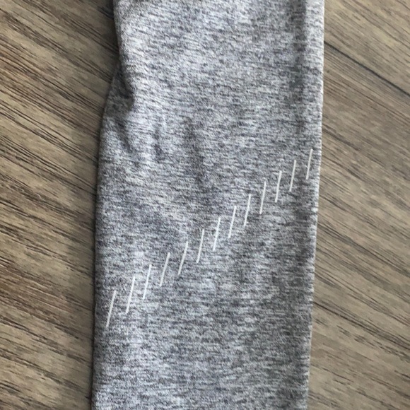 champion shirt🤍 - Picture 3 of 4